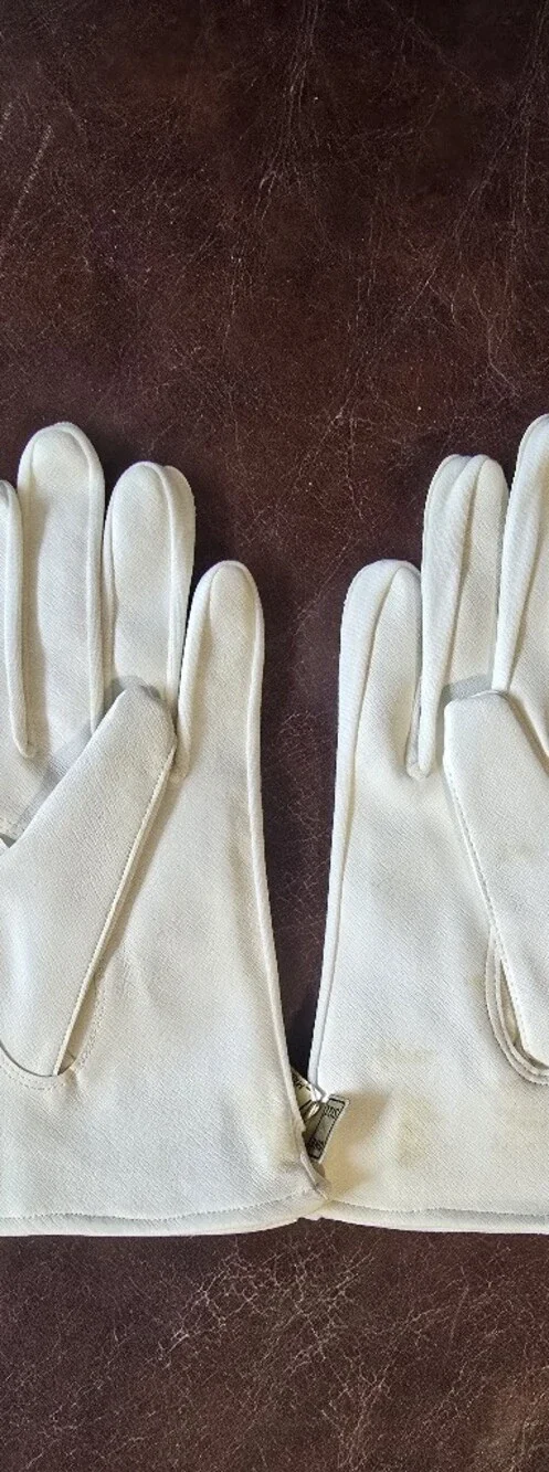White Embroidered Vintage 1950's Women's Stretch-Gloves